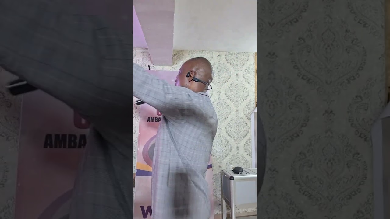 Let glorified the name of the lord for his love is forever 