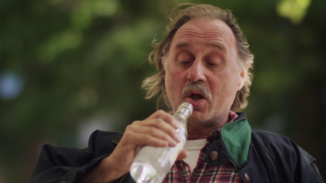 Huora - Kaikki kaatuu