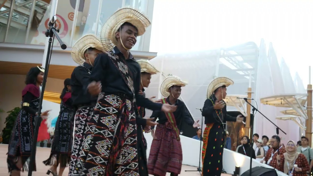 Medley Mogi Jamila (Osaka Expo 2025), SMA Regina Pacis Bajawa