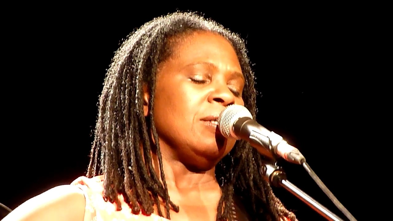Ruthie Foster "IT DON`T COME EASY" Werkhalle Kunstflecken Neumünster 1.10.2017