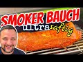 🔥 XXL 5,5 kg SCHWEINEBAUCH komplett auf dem SMOKER grillen —- Klaus grillt