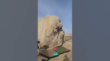 Pinhead Traverse v0- Joshua Tree Bouldering #rockclimber #boulder #bouldering #joshuatree