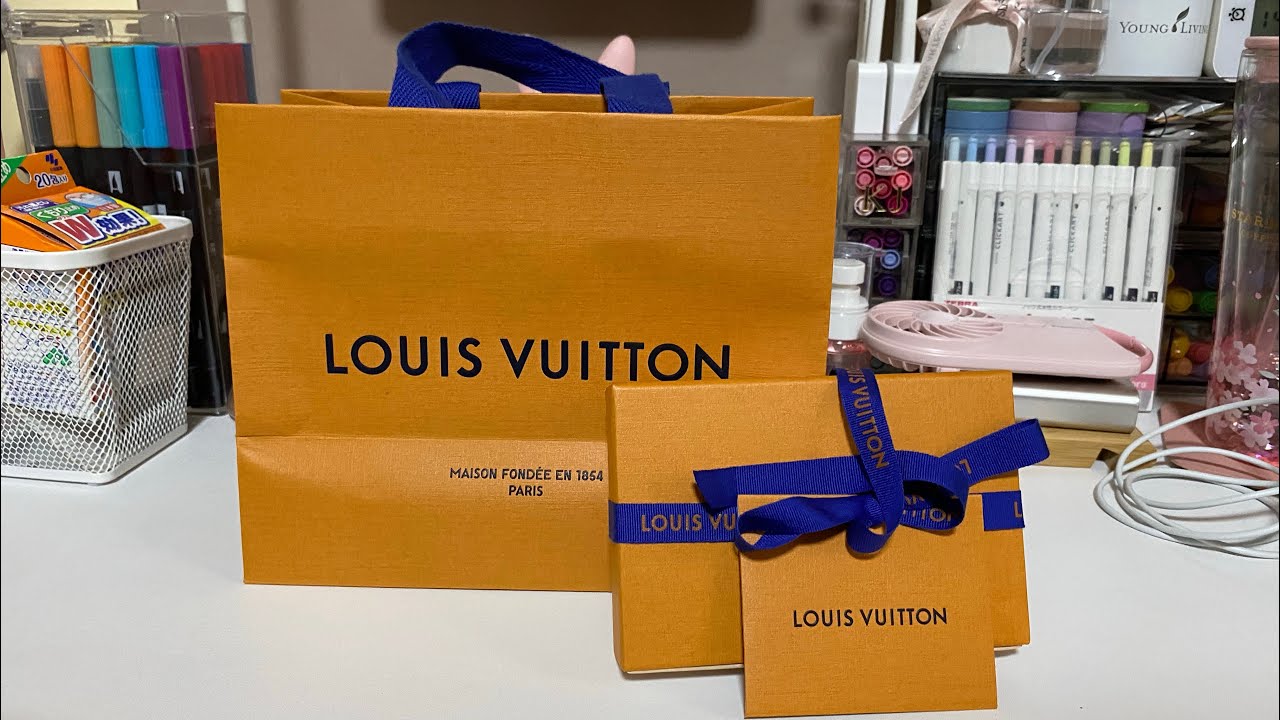 Unboxing Key Pouch Monogram Empreinte Leather - Louis Vuitton 