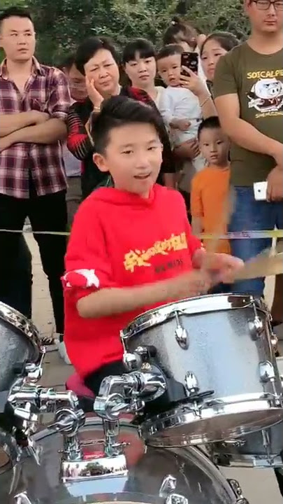 Drummer Xiao Tianyi played 'Hug You and Leave', with endless aftertaste