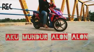 Aku mundur alon alon mbae ekekek @Berantakan_Official