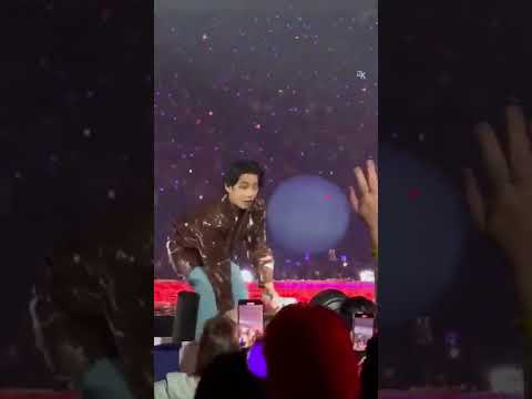 تاي جاب ورد لذي الارمي وهي رفضته ورمت بوجهه بحفل اليوم Bts Shorts Srt 