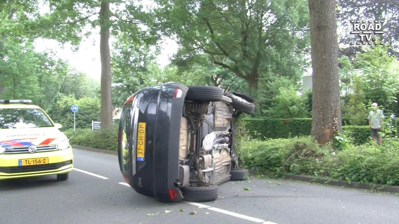 Auto slaat om op Groenekanseweg De Bilt 11 06 2021 - YouTube