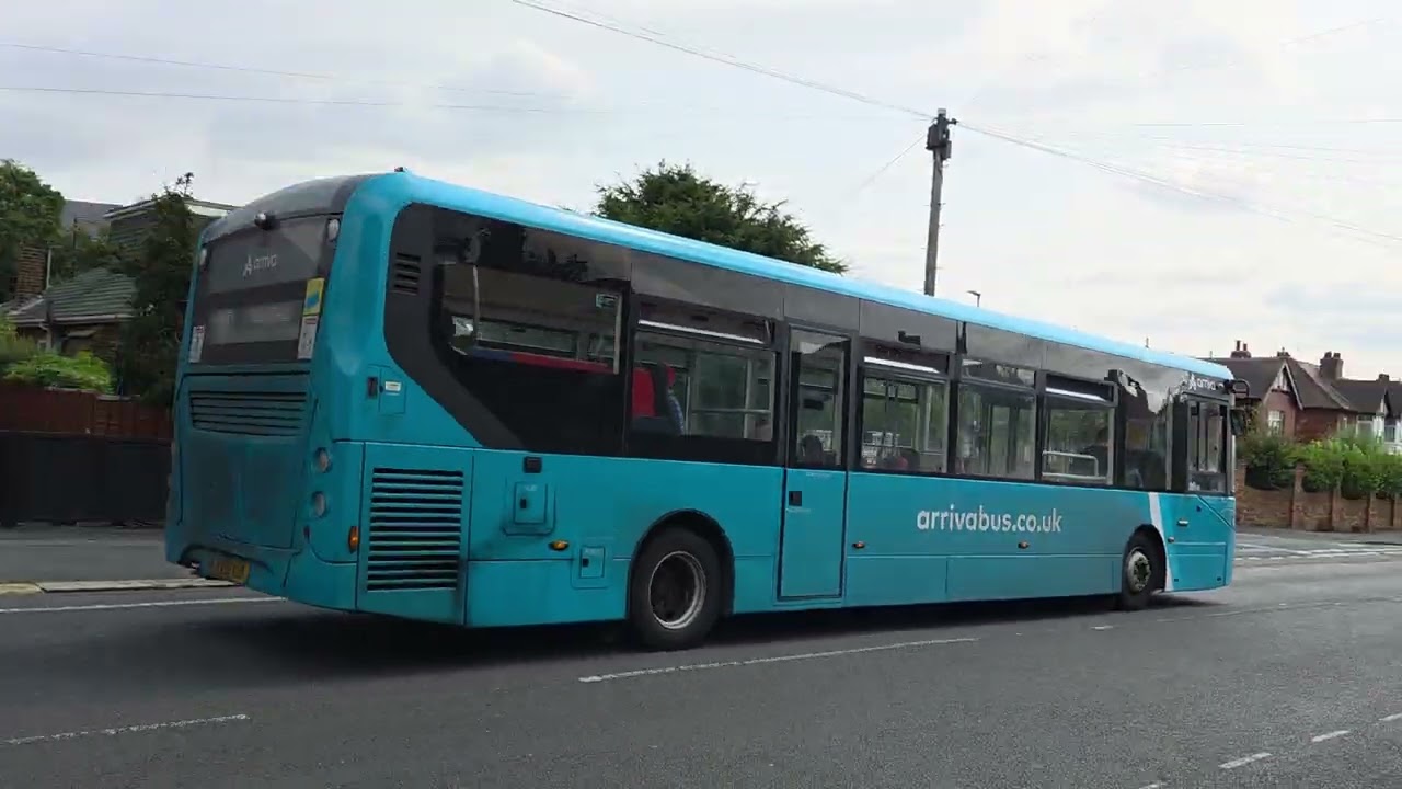 Bus Spotting in Wakefield Arriva Enviro200 MMC 1087 (YX18 KUB) Route 118 White Rose to Wakefield