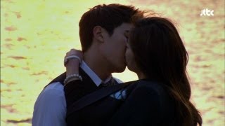 Download Lagu [JTBC] 가시꽃 - 노을을 배경으로 키스하는 혁민과 제니퍼 MP3