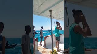 رحلات الغردقه مع لعبه البناناه وغدا ومشروبات للحجز 01095001386 #hurghada #banana #island #snorkel