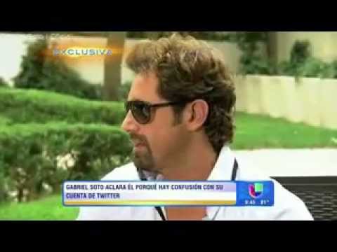 Gabriel Soto | Se desnuda por sus Fanáticas - YouTube