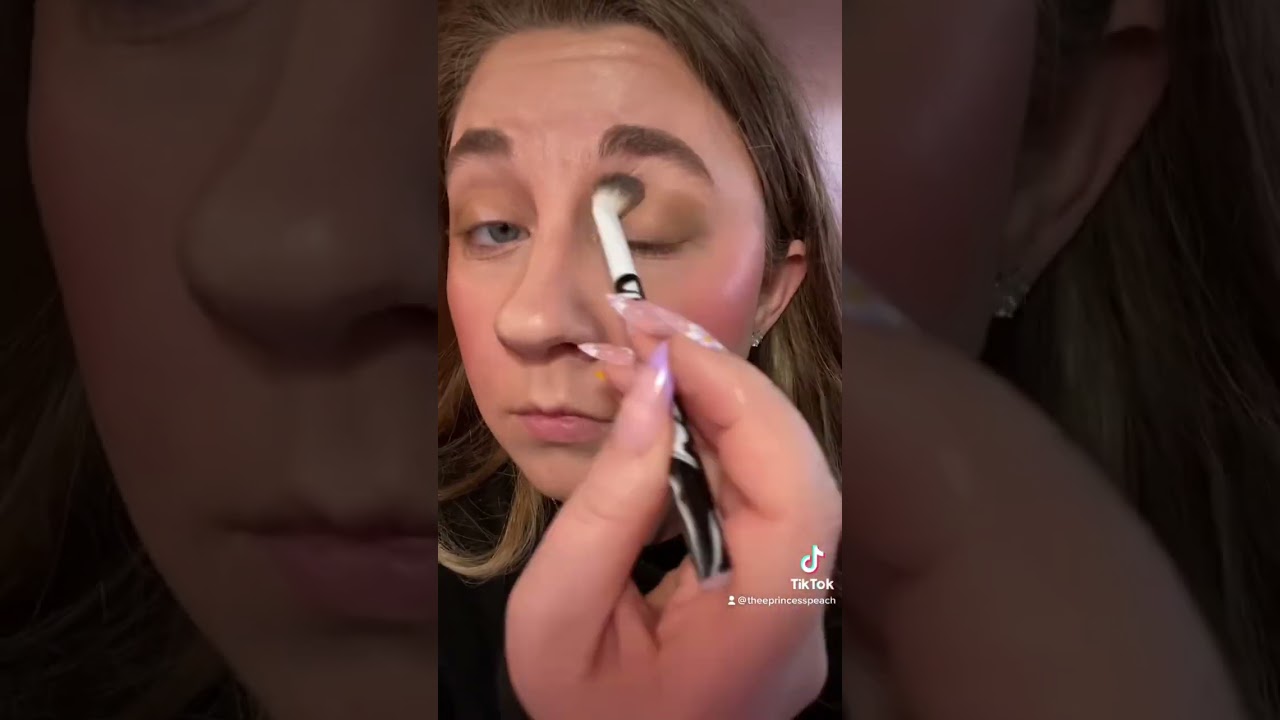 Let’s test these @elfcosmetics brushes!! 