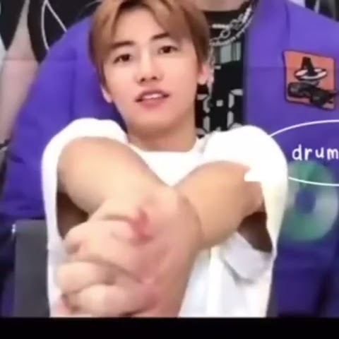 dikabarkan sampai sekarang jaemin masih berusaha membalikkan tangannya #jaemin #nctdream #shorts