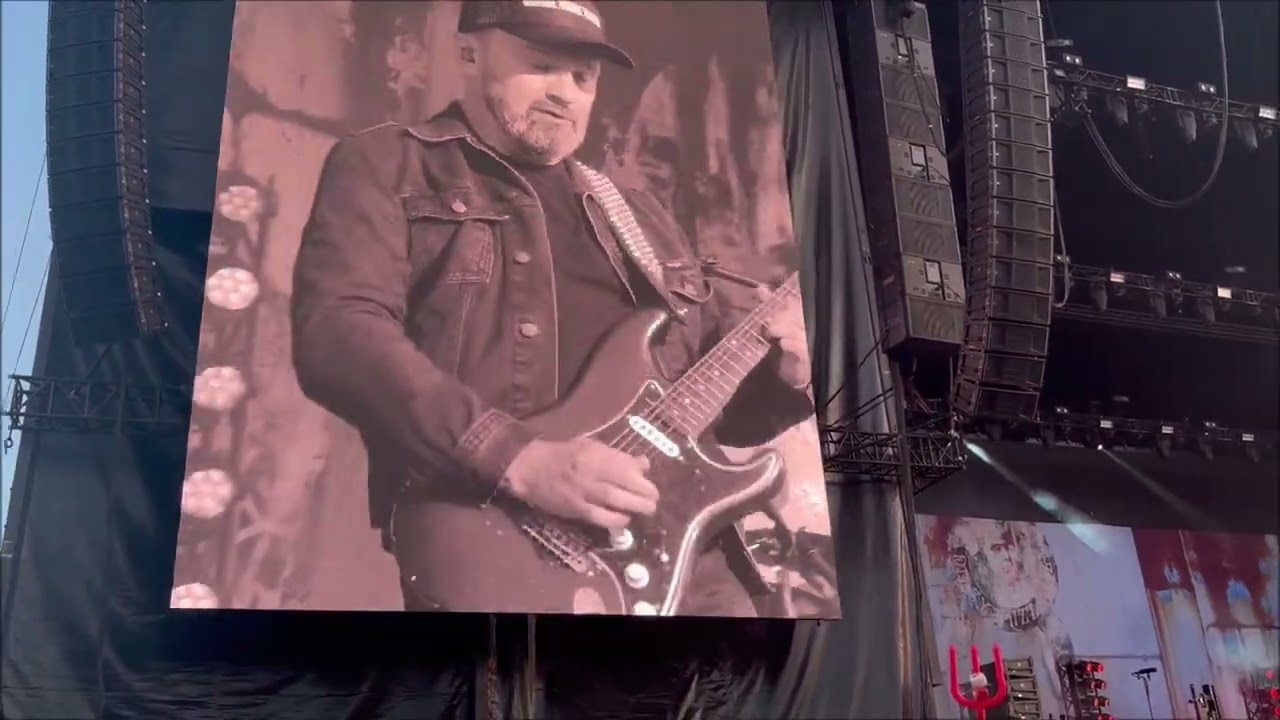 Dizzy Mizz Lizzy - Glory(Live Copenhell 2025) auf YouTube ansehen Dizzy Mizz Lizzy - Glory(Live Copenhell 2025) auf YouTube ansehen