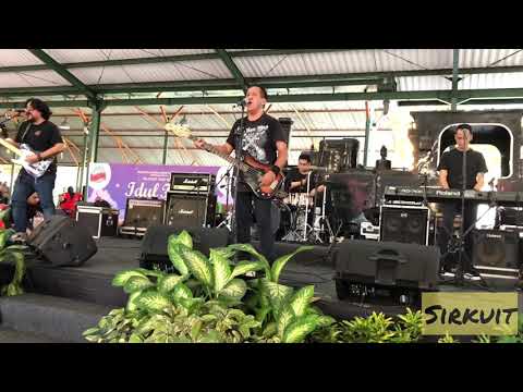 Muhlis Berberoğlu - Bahçalarda Mor Meni