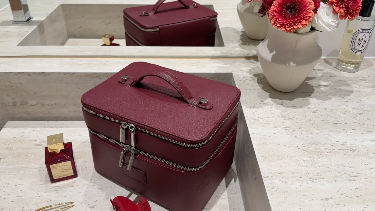 What's inside my etoile cosmetics case YouTube