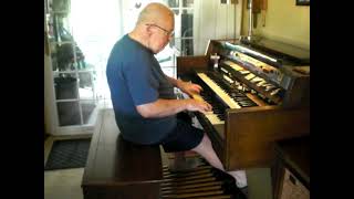 Mike Reed Plays Mickey Mouse Club March On His Hammond Organ