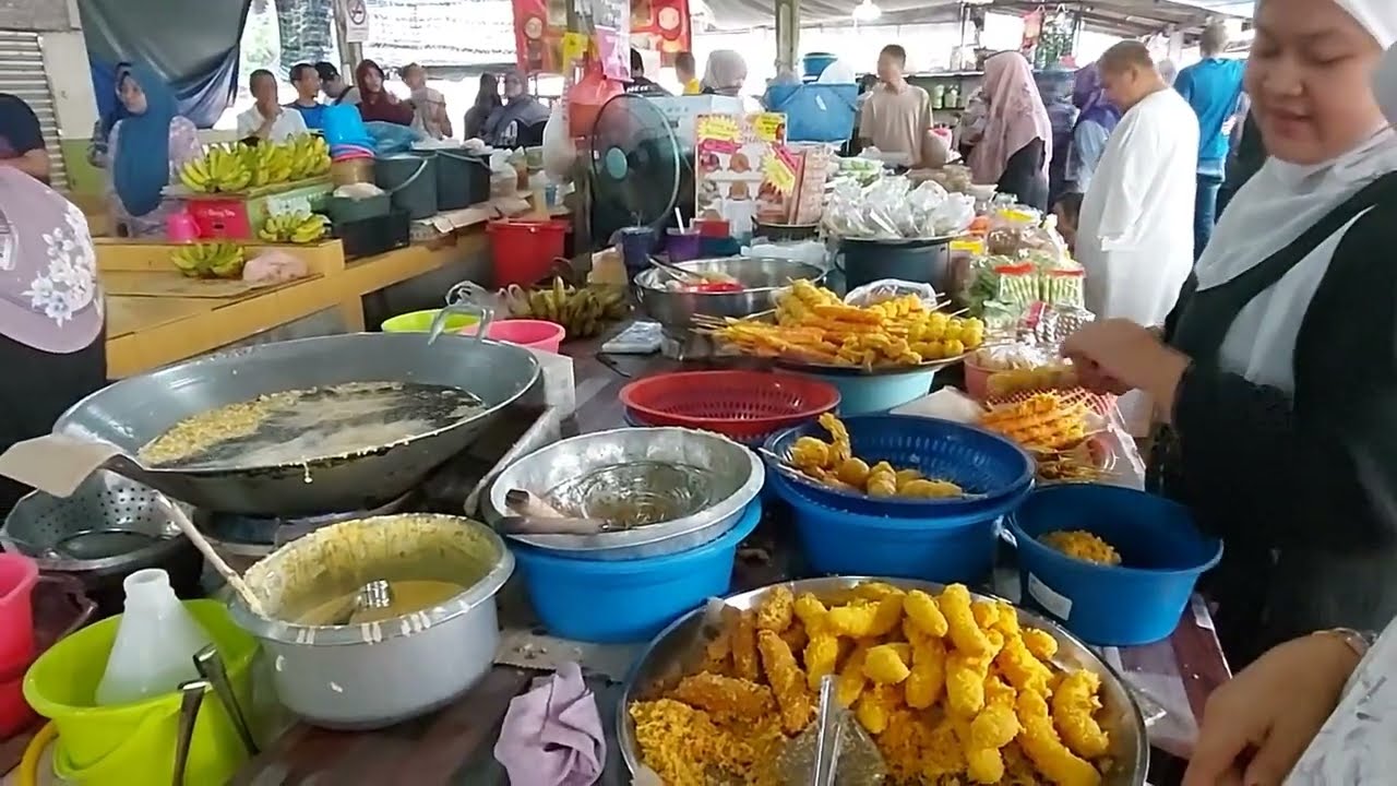 Sarapan pagi di Pasar Kubang Pasu.KB