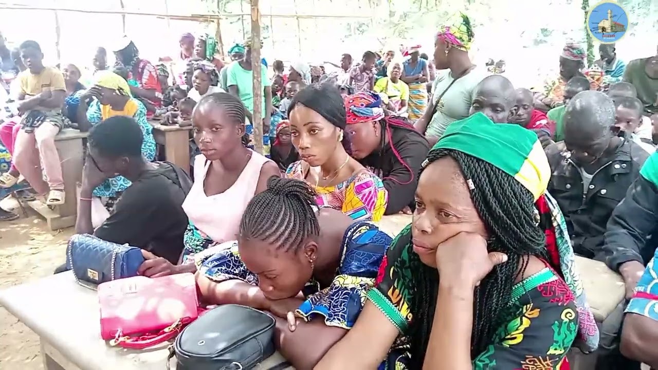 Messe de Mgr Ildevert M  Mouanga à KOUON dans le district de Kimba