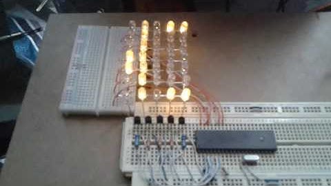 Matríz de LED 5x7 (PIC 16F877a)