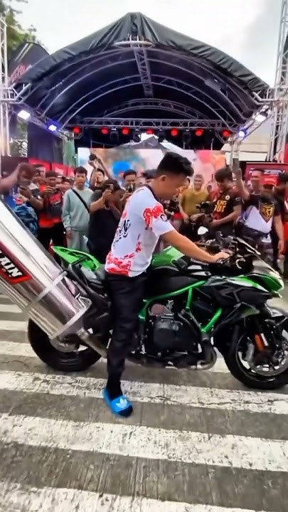 Kawasaki Ninja H2 Extension Exhaust 🤯💥 #kawasaki #h2 #exaustsound #shorts