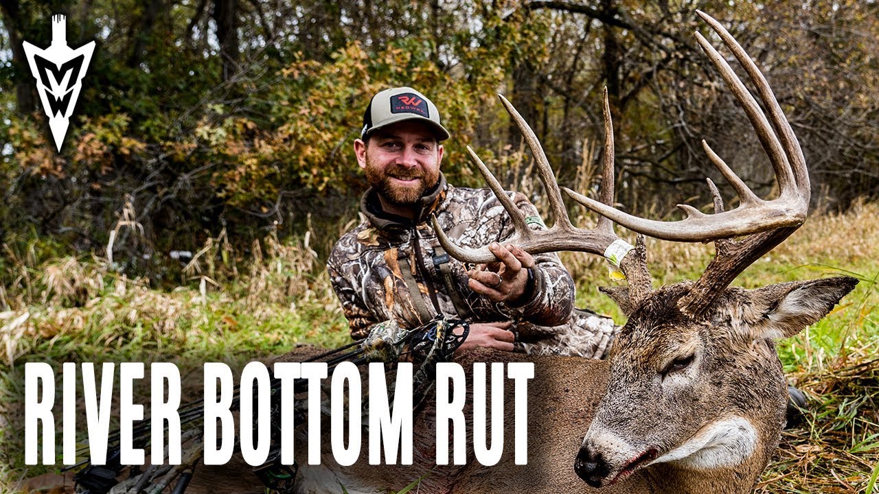 River Bottom Bucks, Hunting in the Snow Midwest Whitetail - YouTube.