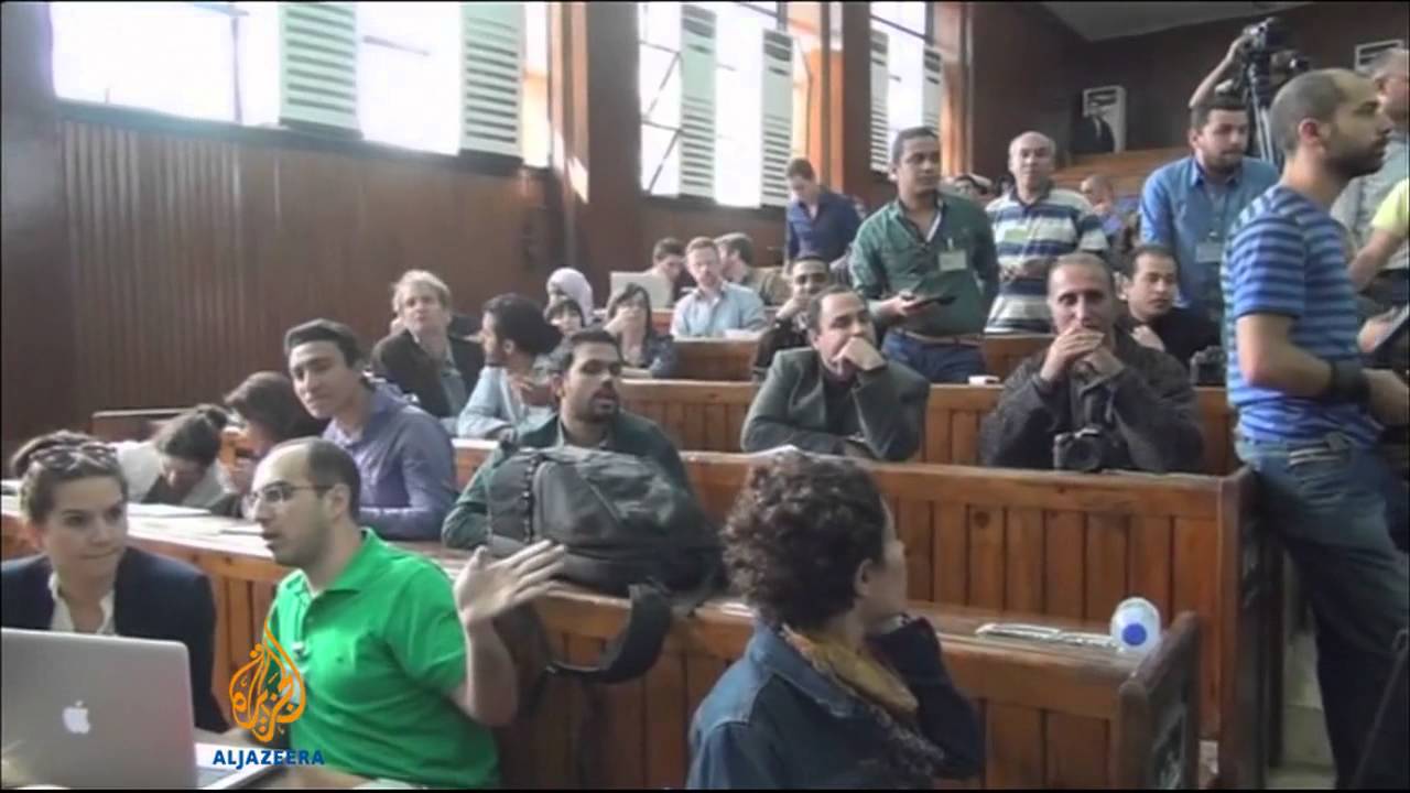 محكمة مصرية ترفض الإفراج بكفالة عن موظف في قناة الجزيرة