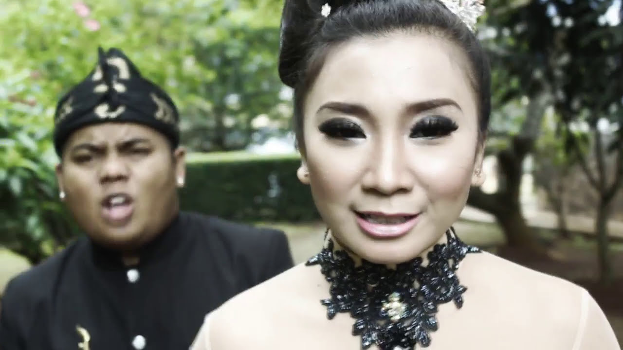 sundanis - generasi sunda ayeuna