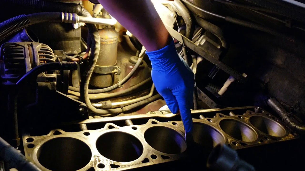 Preparing cylinder block for head gasket, Jeep 4.0 YouTube