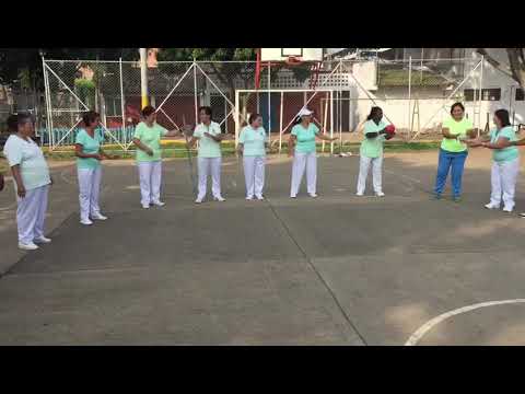 Entrada en calor, con juego tingo tango. Grupo adulto mayor