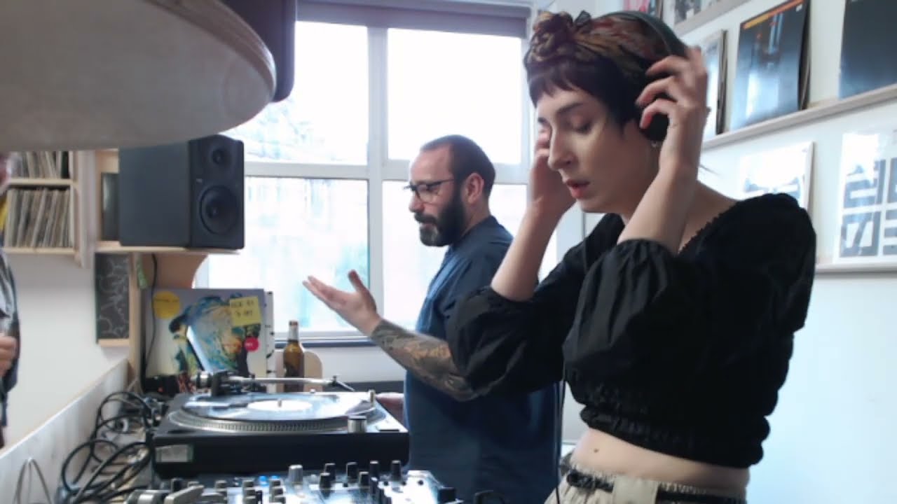 Corin Instore at 586 Records, Presented by UNITY & MEMEME Records