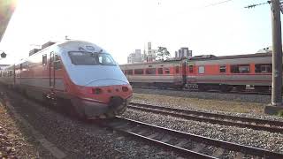 123次與128次自強號在斗南車站交會 20221226