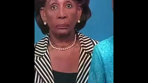 Nearly Motionless Video of Maxine Waters Face Behi...