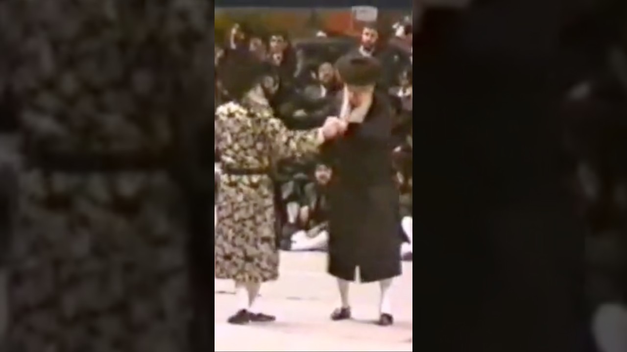 לרגל היארצייט: תיעוד מריקוד בעל המקור ברוך מויז׳ניץ עם אחיו האדמו״ר מסערט ויז׳ניץ זי״ע