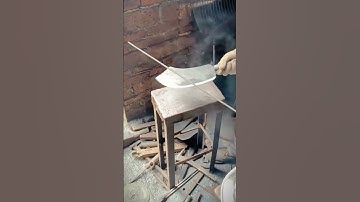 testing the sharpness of a machete for cutting iron #shorts