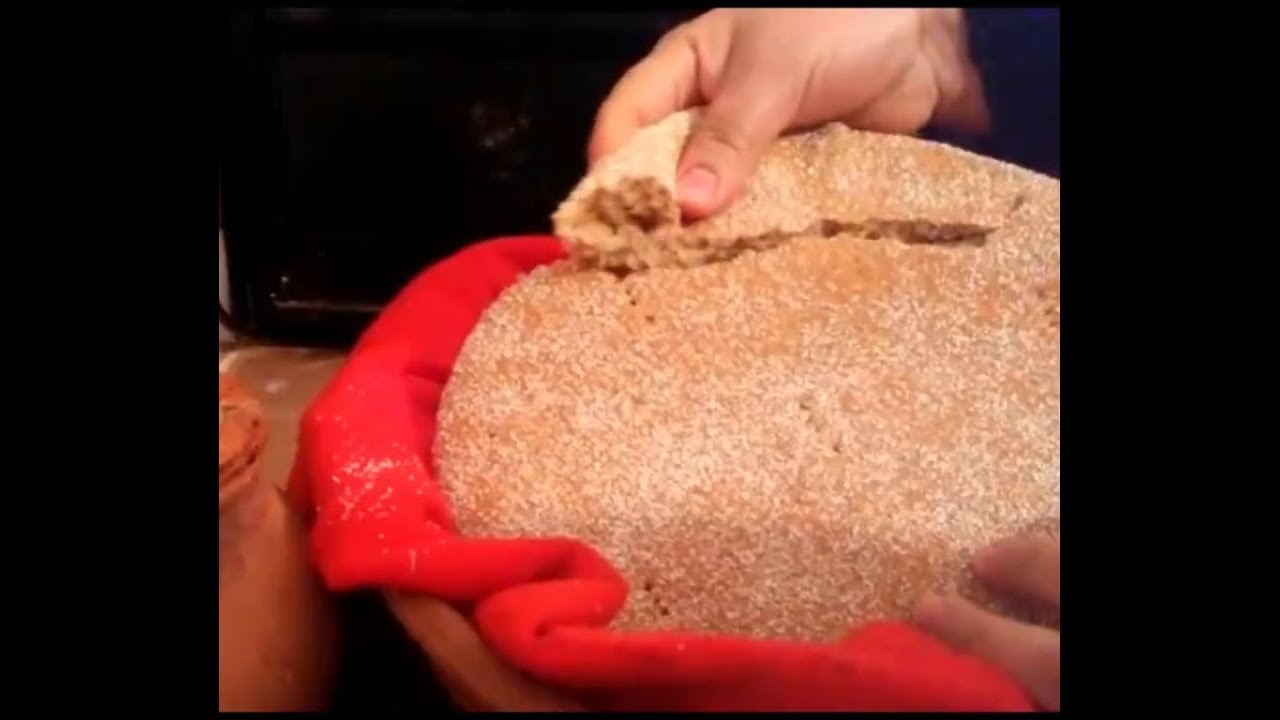 طريقة عمل خبز رطب و تجنب تصلبه بالتدقيق الممل