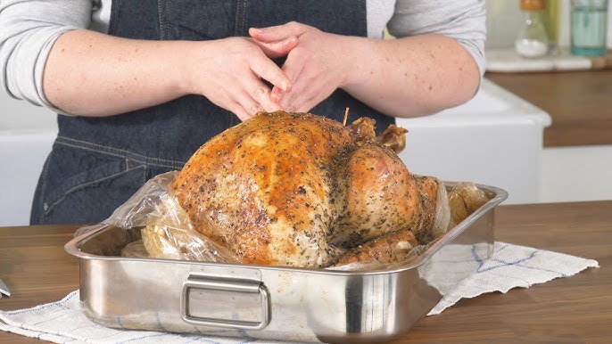 How To Cook a Turkey In A Bag (Reynolds Oven Bags) - Roast Turkey 