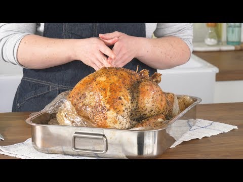 Видео: Могат ли Reynolds Oven Bags да се използват за саламура?