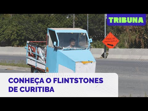 Flintstones de Curitiba? Aposentado chama atenção com seu carrinho inusitado