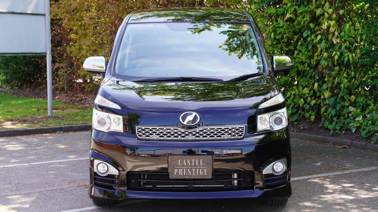 フォクシー 2010-13 Toyota voxy zs front Bumper In stock call or WhatsApp