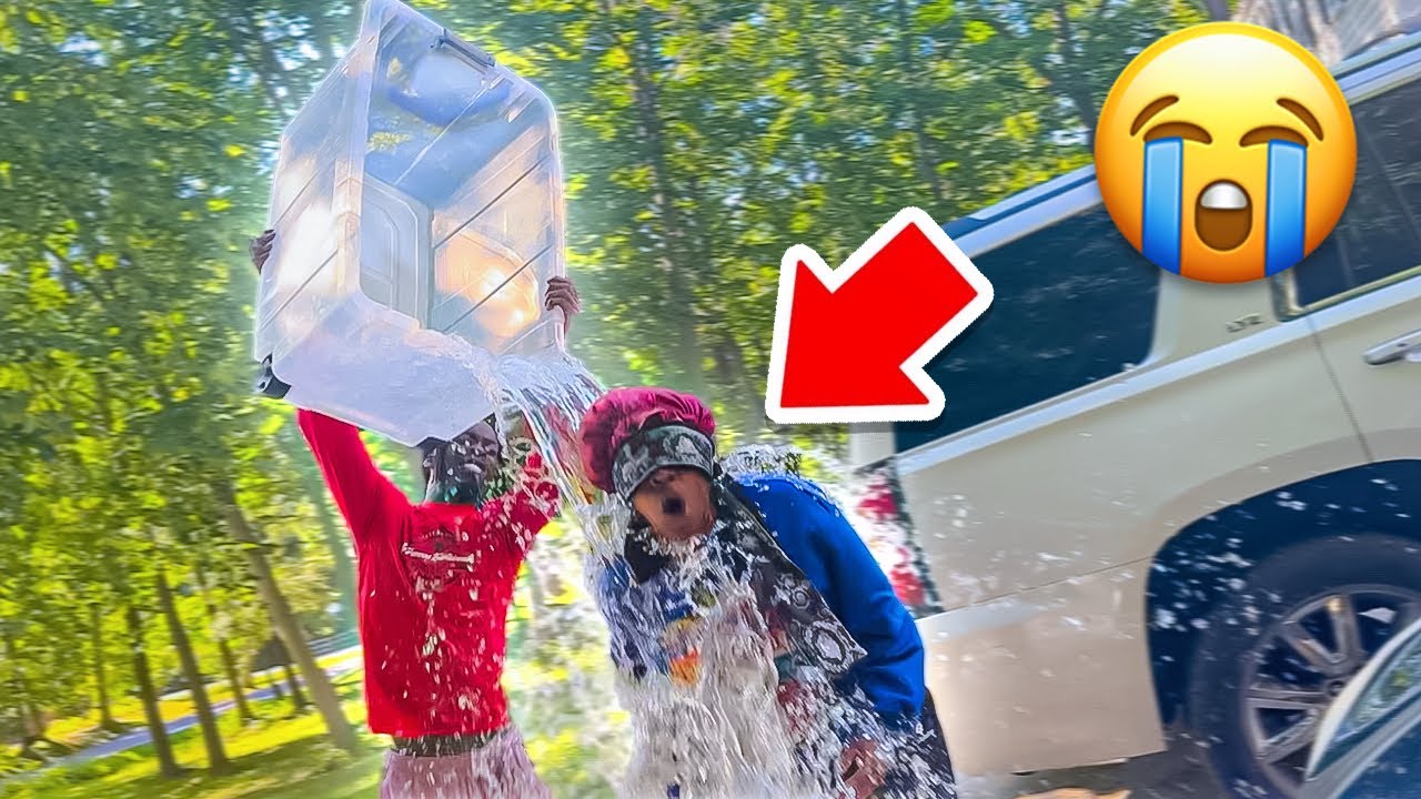 DUMPING WATER ON MY ANGRY SISTER AND  LOCKING HER OUT THE HOUSE PRANK (EXTREMELY HILARIOUS🤣)