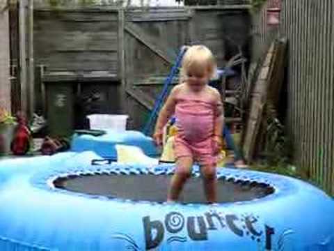 Guusje op bouncer