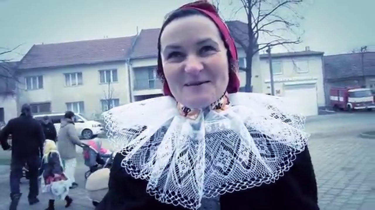 HROZNOVÁ LHOTA-Na Boží hod vánoční se uskutečnil už tradiční ŽIVÝ BETLÉM: scházení