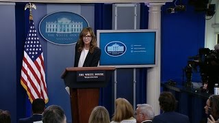 Allison Janney crashes White House press secretary briefing