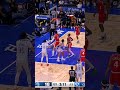 Harden drops 24 at the half 😤
