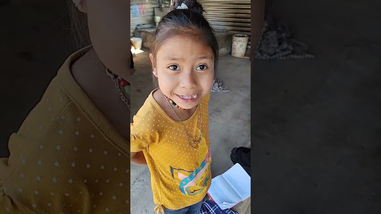 Le sorprendí a la pequeña cristina como llegada 