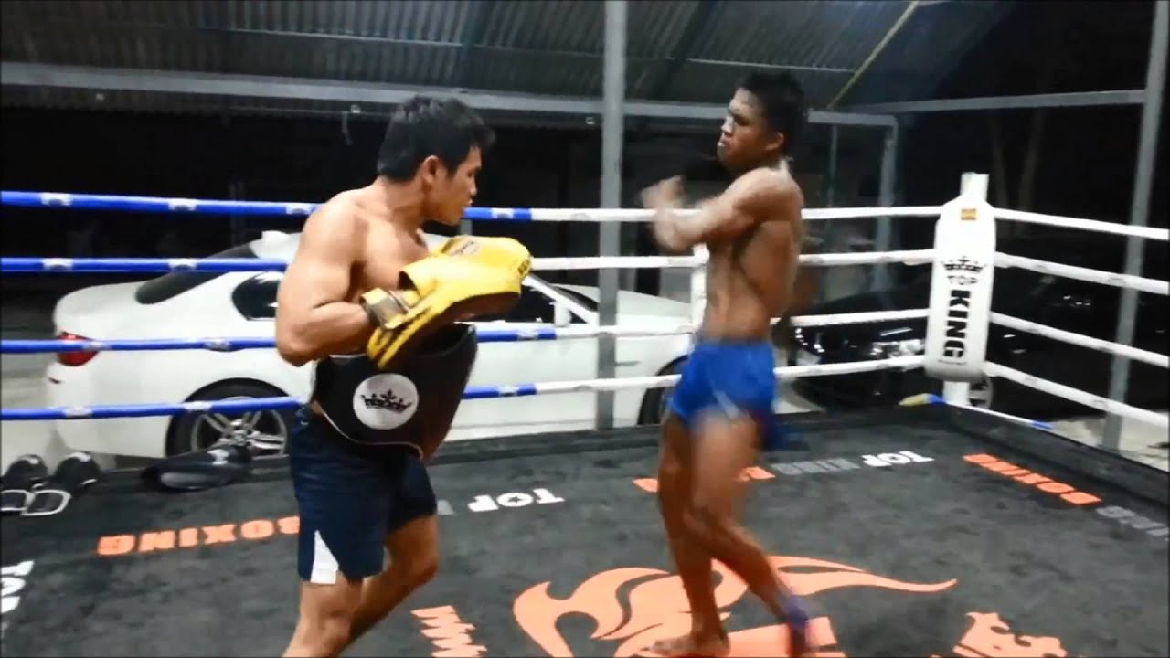 Boxing-Muay thai by Buakaw banchamek (training)