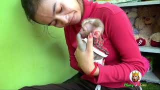 1 Month Old Mom Checking Nuns Teeth Her Have New Sprout