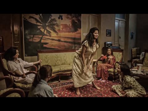 لما تلاقي صحبتك بترقص وبتعمل حركات غريبة بجسمها وعمالة تعري نفسها 