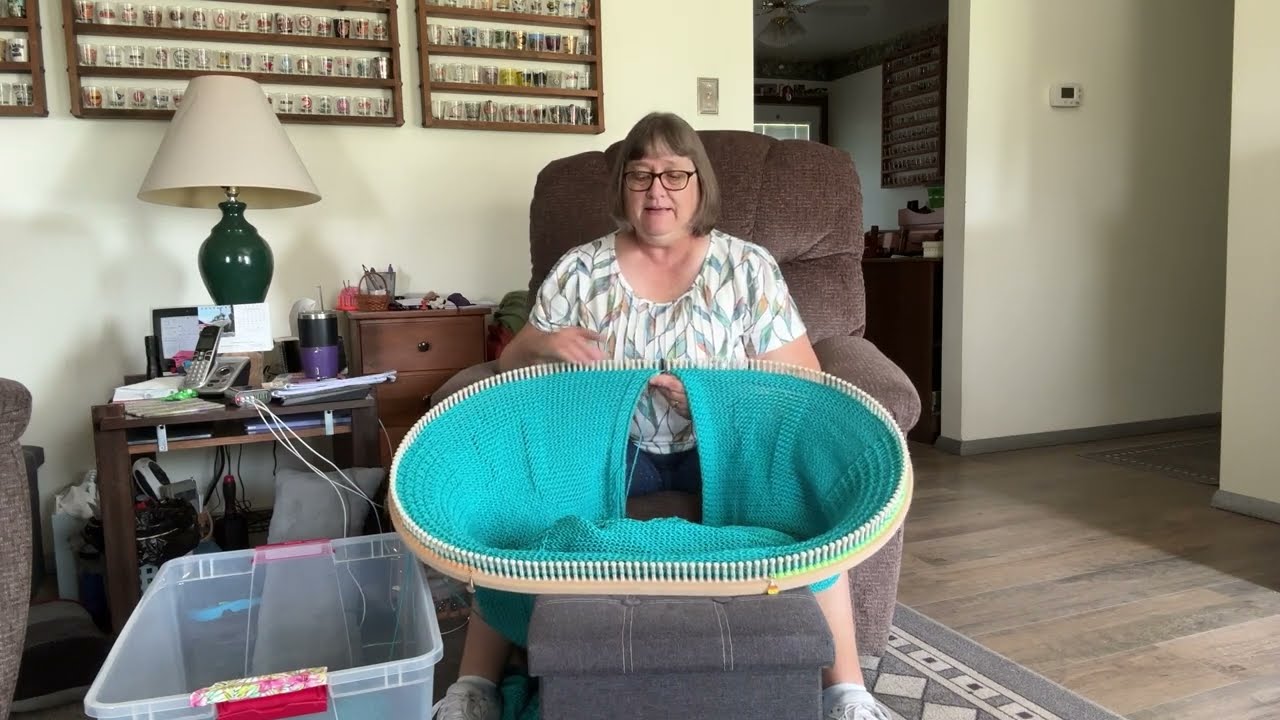 Loom Knit - CinDwood - Giant Oval  Afghan Loom - My Review!